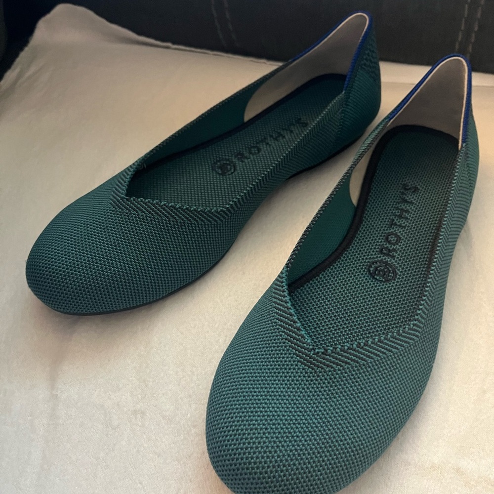 ROTHY’S round toe 9.5 NIB spruce python flats